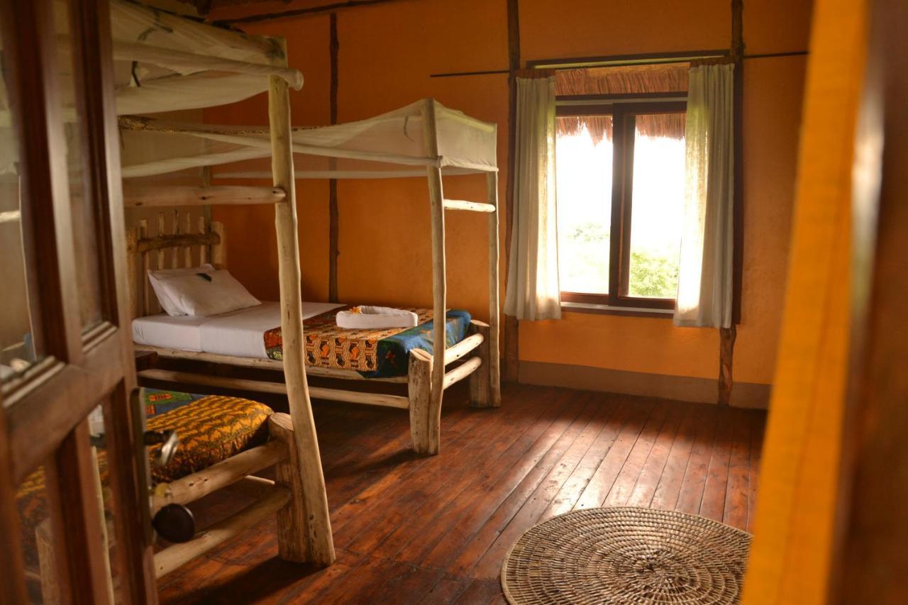 Topi Lodge Katunguru Esterno foto