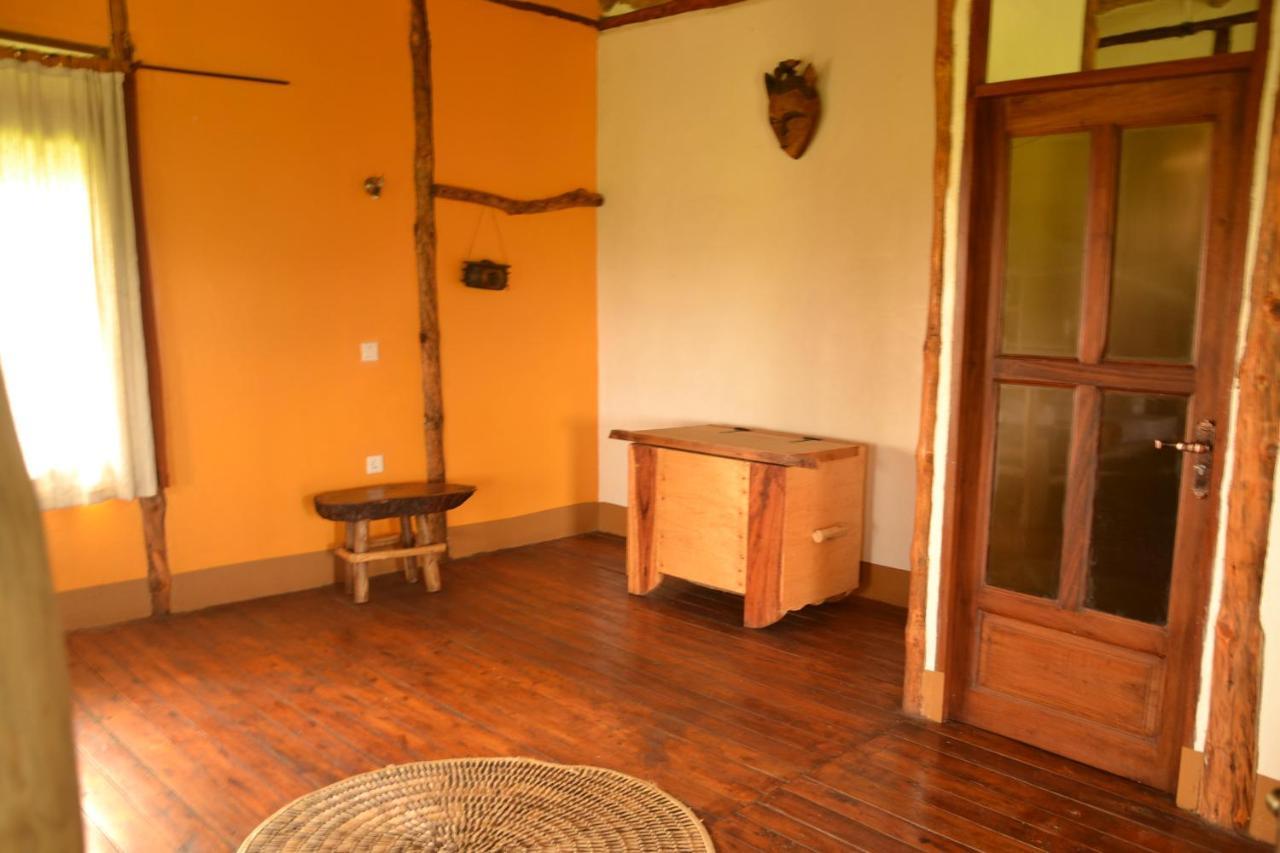 Topi Lodge Katunguru Esterno foto