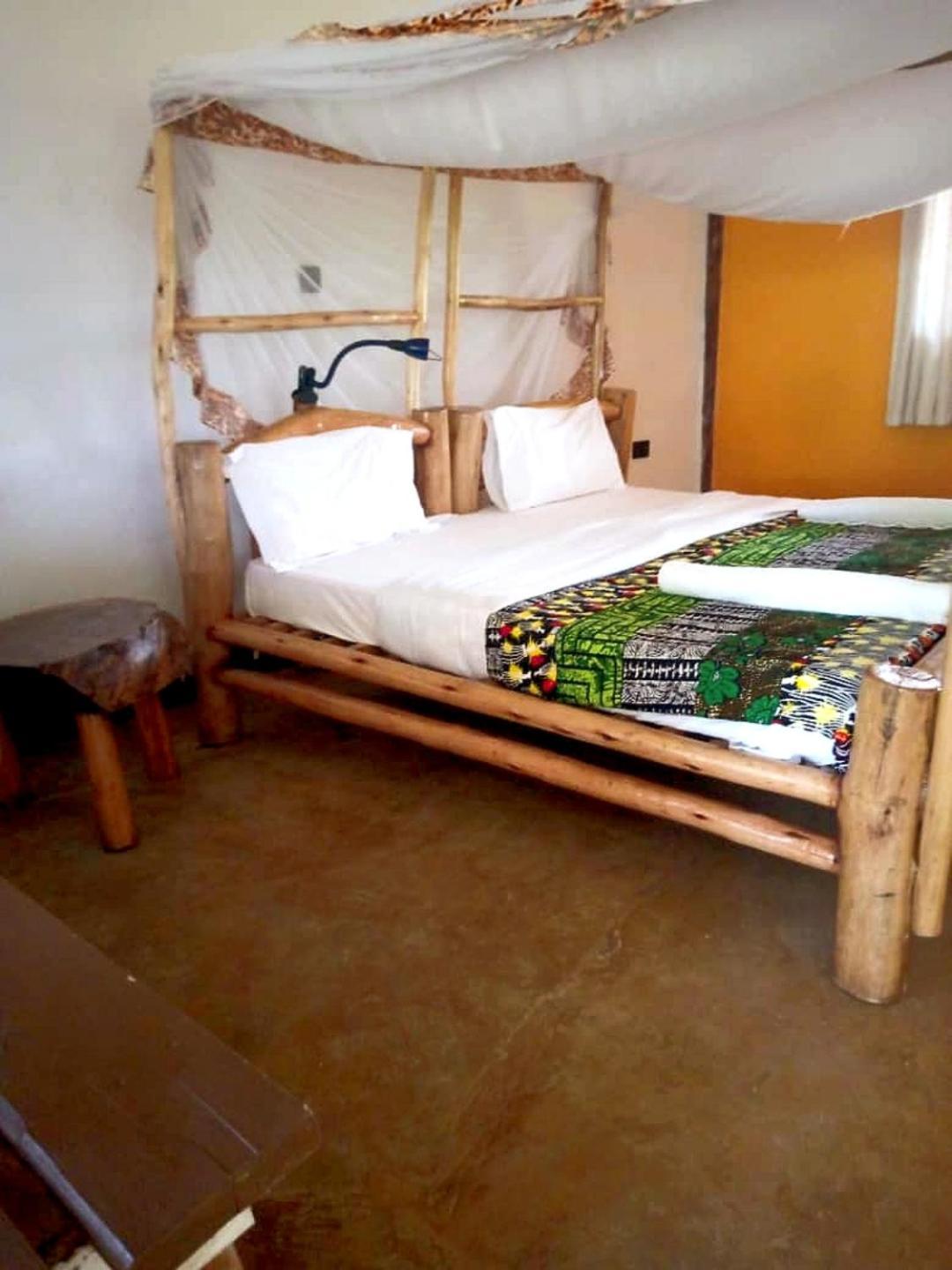 Topi Lodge Katunguru Esterno foto