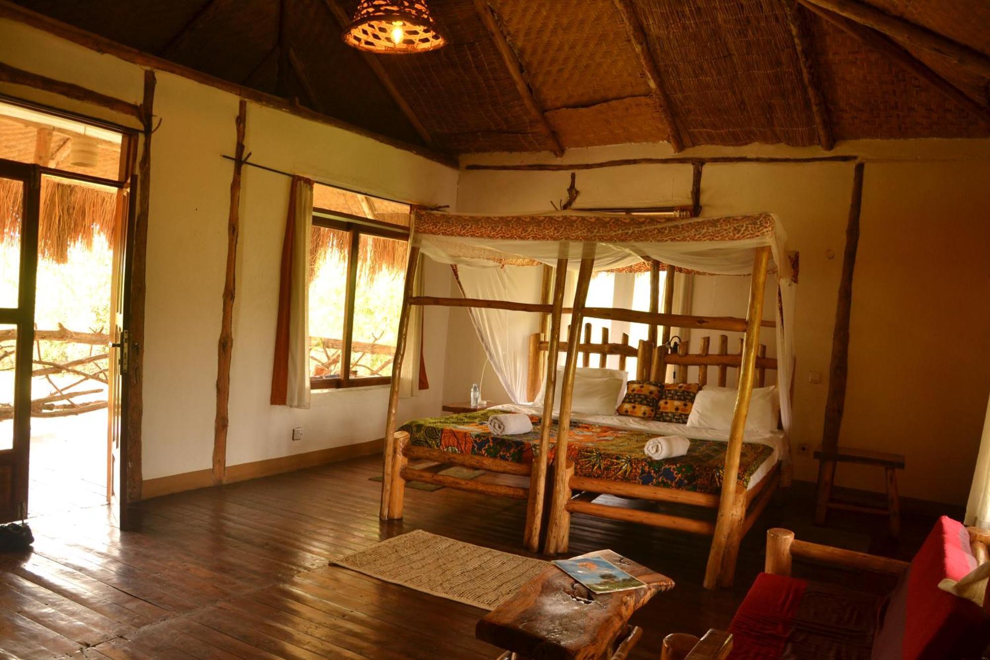 Topi Lodge Katunguru Esterno foto